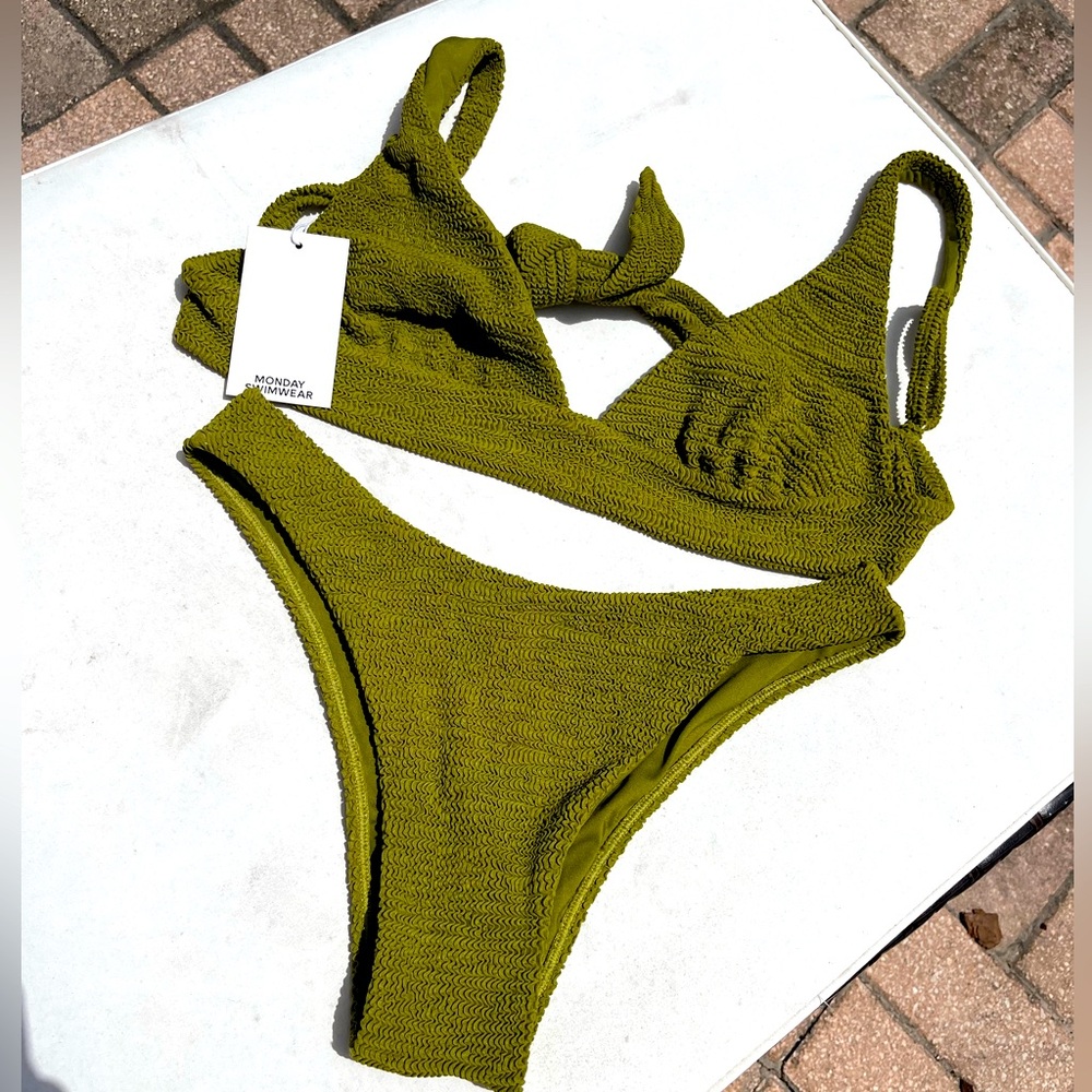 Monday Swimwear - Byron Bottom Vivid Moss Crinkle